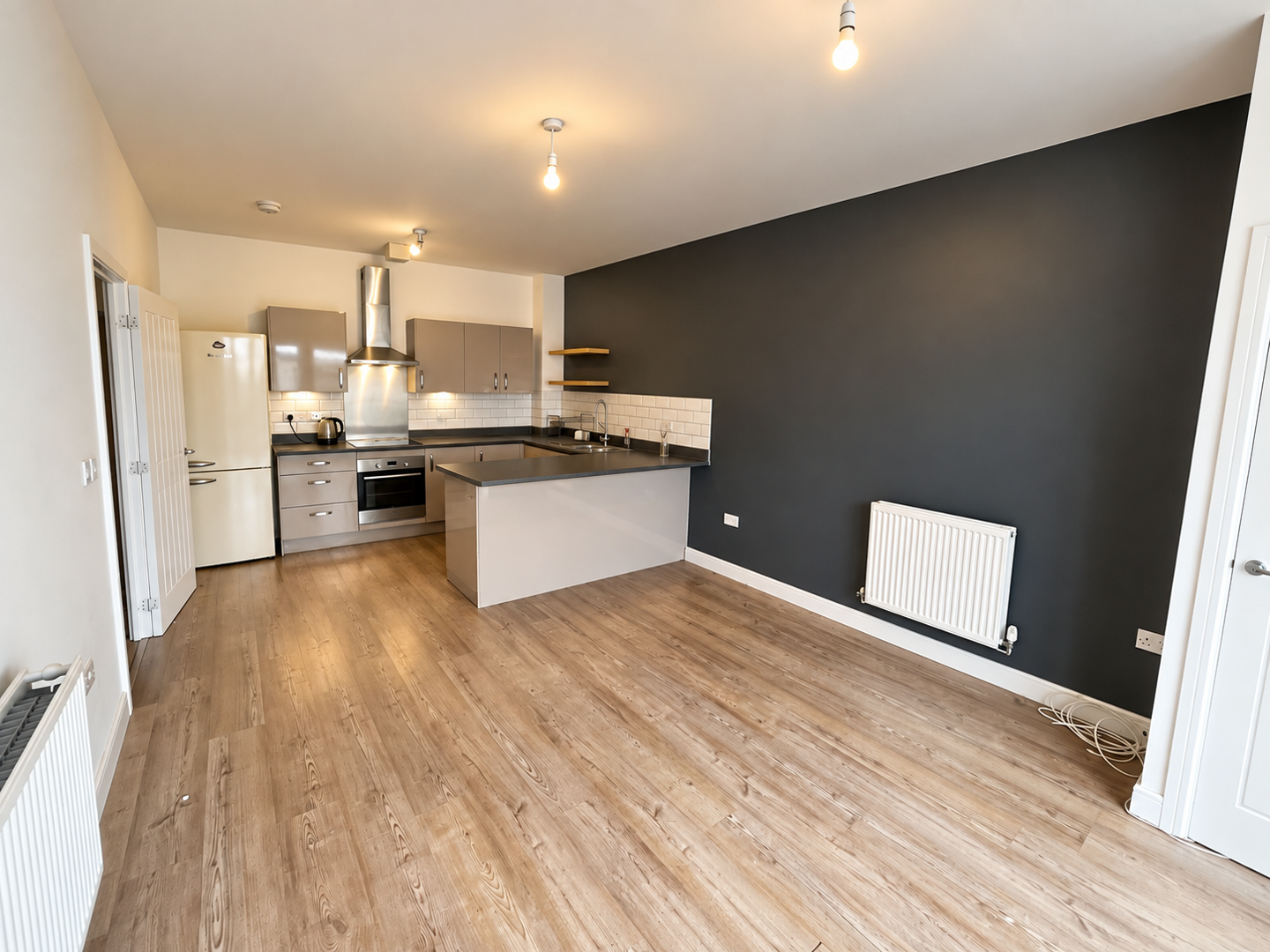 2 bed property in Edwardian Mews, Newport